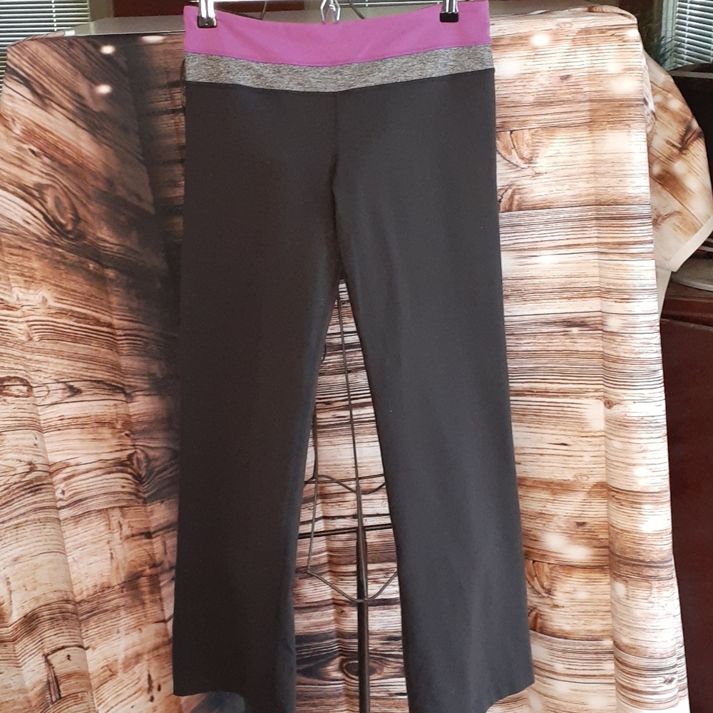 Lululemon yoga pants